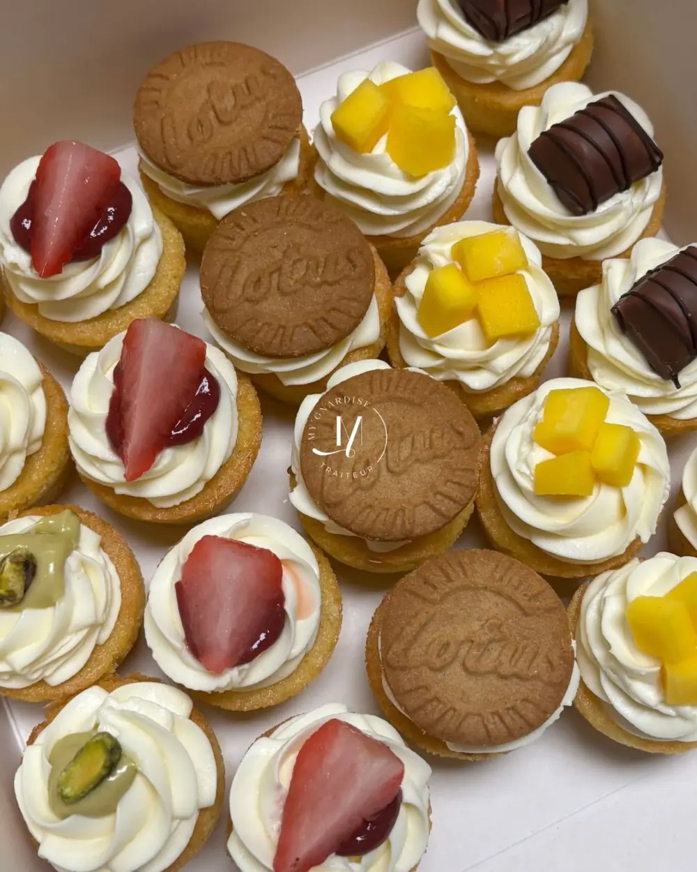 Cupcakes chantilly à la fraise, à la mangue, au Kinder Bueno et aux biscuits spéculos